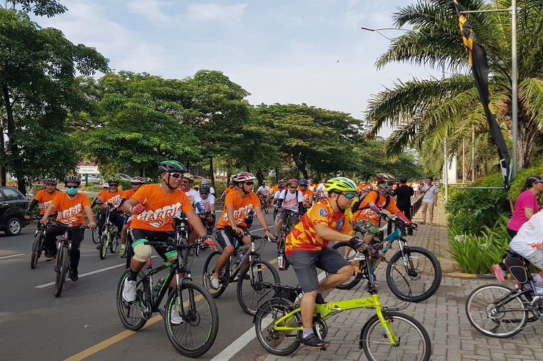 harris-day-2019-penuhi-summarecon-bekasi-dengan-warna-orange